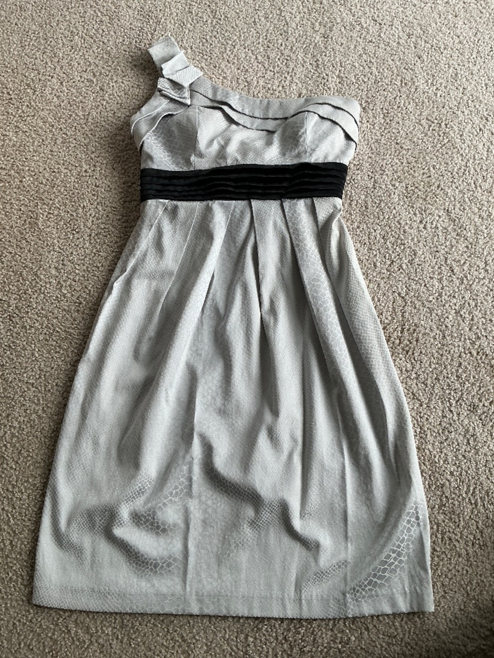 David’s Bridal Silver One Shoulder Cocktail Party Dress Size 8